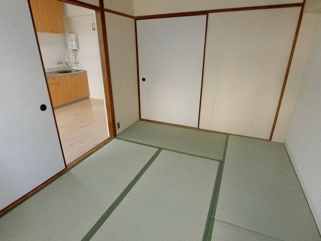 パインリーフ甲子園の和室