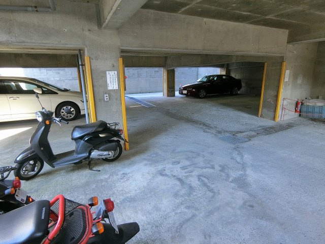 パインリーフ甲子園の駐車場