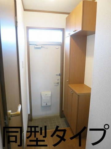 Ａｒｋ　Ｈｉｌｌｓ壱番館の玄関