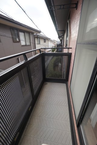 ラッキータウン庭瀬D棟のバルコニー