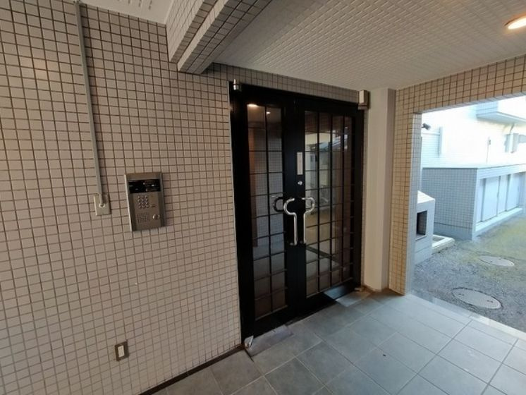 ホロンプラザ行徳のエントランス