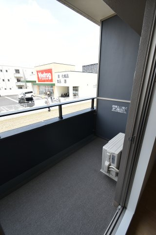 グランレブリー桂川サウススクエアのバルコニー|同型参考写真