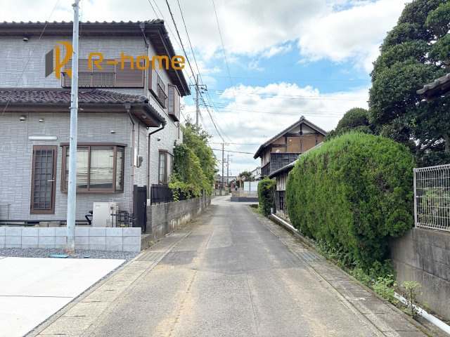 つくば市栗原1期　新築戸建て　1号棟の前面道路含む現地写真|堂々！建物完成♪実際のお部屋をご見学可能です♪
ご見学が一番の資料！お気軽にお問い合わせ下さい♪