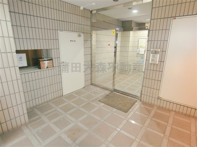 蓮沼パークハイツのエントランス