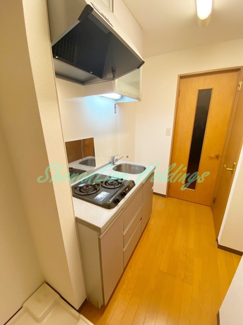 藤沢市片瀬海岸３丁目のアパートのキッチン|★二口コンロのシステムキッチン★
