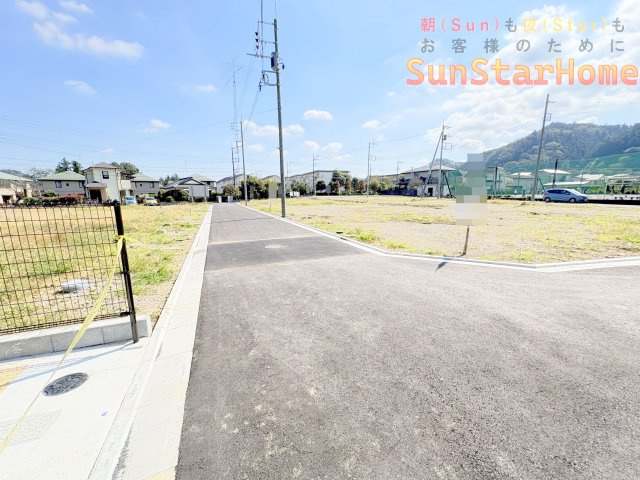 【サンスターホーム】青梅市畑中2丁目　建築条件無し売地O区画の前面道路含む現地写真