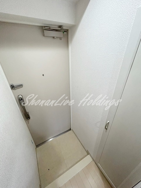厚木市旭町５丁目の賃貸マンションの玄関|シューズボックスございます♪