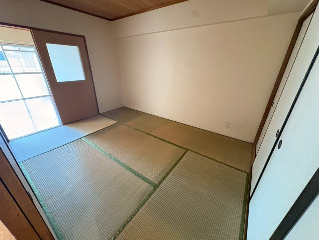 鈴木ビルの和室
