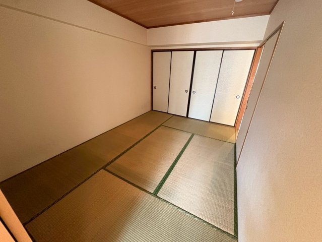 鈴木ビルの和室