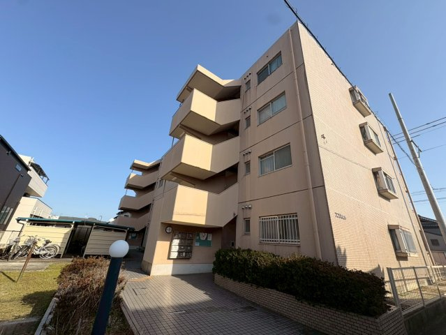 鈴木ビルの外観