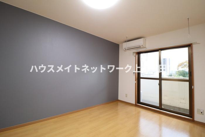 エクセレントコート Ａ棟の居間・リビング|洋室8.0帖