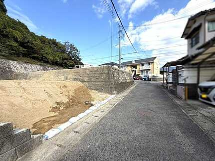 安佐北区落合１丁目の前面道路含む現地写真
