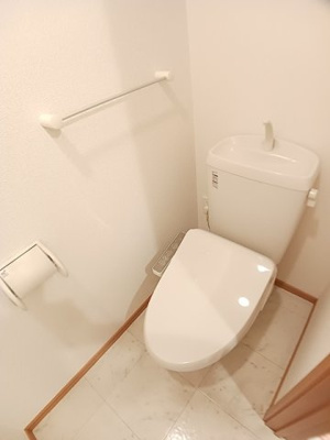 【トイレ】 | ラップトップ | 落ち着いた色調のトイレです