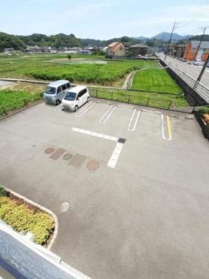 【駐車場】 | ラップトップ | 駐車スペースもあります
