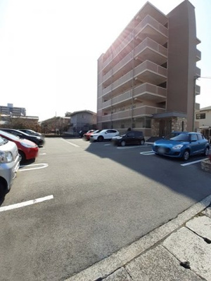 【駐車場】 | グリシナ | 駐車場です