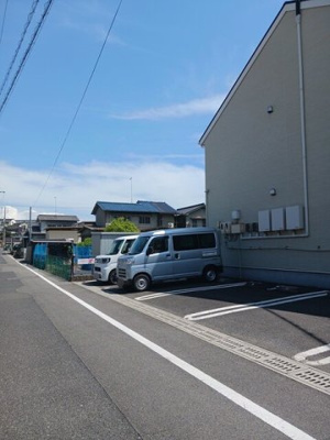 【駐車場】 | インターフロラ | 駐車場完備です