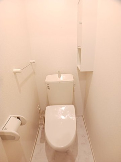 【トイレ】 | セードル館・水呑Ⅰ | 落ち着いた色調のトイレです
