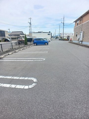 【駐車場】 | カファレル　Ａ | 駐車スペースもあります
