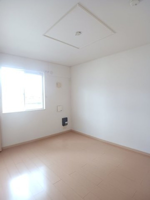【内装】 | フォルサ・エムＣ | 明るい室内です