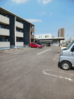 【駐車場】 | フランベル | 車をお持ちの方に嬉しい駐車場付きの物件です
