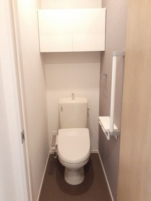 【トイレ】 | ダングラッツェⅡ | 落ち着いた色調のトイレです