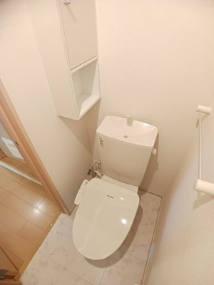 【トイレ】 | スザンヌ　ラングランＥ | ゆったりとした空間のトイレです