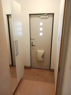 【玄関】 | ラシュレⅡ | 明るい玄関です
