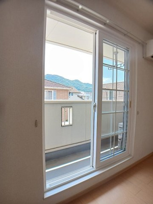 【バルコニー】 | ボンジュルネⅡ | バルコニー付きです