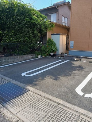 【駐車場】 | デュール・リアン | 車をお持ちの方に嬉しい駐車場付きの物件です