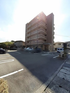 【駐車場】 | グリシナ | 駐車スペースもあります