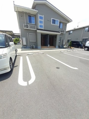 【駐車場】 | フォルトゥーナⅡ | 駐車場完備です