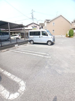 【駐車場】 | ツインコムＢ | 駐車場に車を止められます
