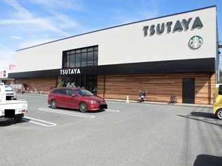 【周辺】 | パンプＡ | TSUTAYA・スタバ伊勢丘店まで1800m
