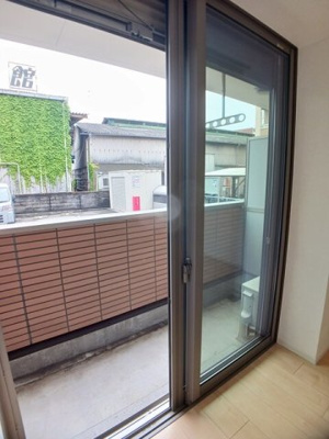 【バルコニー】 | シャロル東福山 | お洗濯にも便利なバルコニー付き