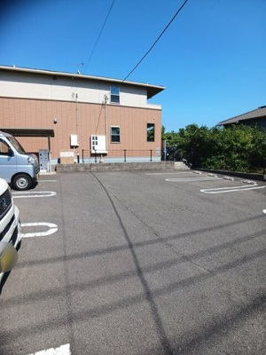 【駐車場】 | ロイヤル・パレス城興 | 駐車場です