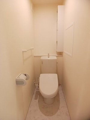 【トイレ】 | エレガンスＡ | ゆったりとした空間のトイレです
