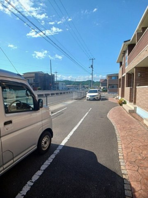【駐車場】 | エレガンスＡ | 車をお持ちの方に嬉しい駐車場付きの物件です