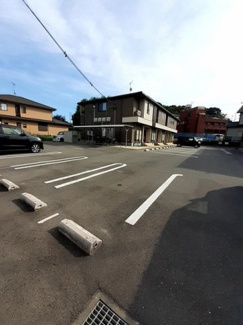 【駐車場】 | フィデールＢ | 駐車場に車を止められます