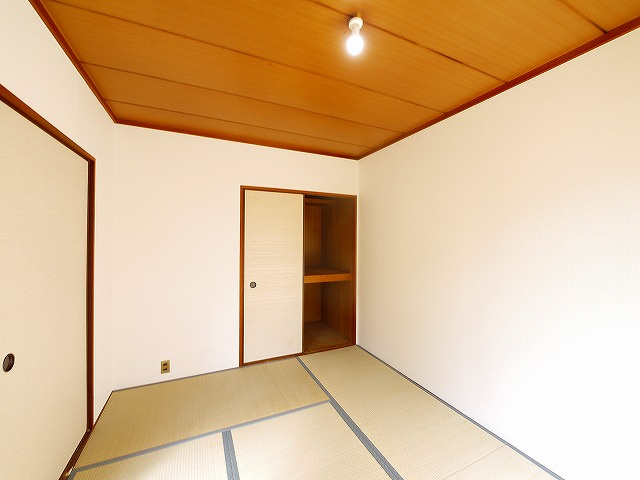 YMハイツ　B棟の和室
