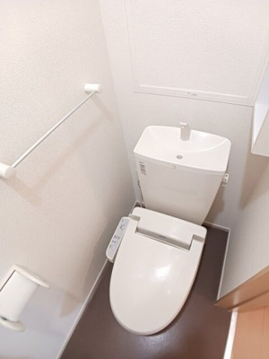 【トイレ】 | アンソレイユＣ | 清潔感のあるトイレです