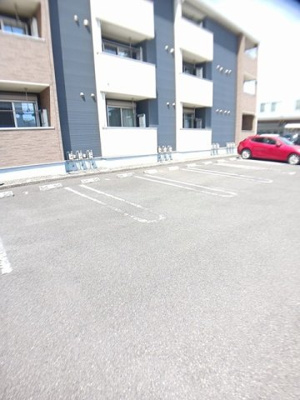 【駐車場】 | フランベル | 駐車スペースもあります