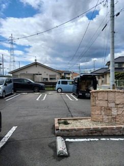 【駐車場】 | エービーフィールド | 駐車場に車を止められます