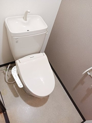 【トイレ】 | アビタシオンⅢ | 落ち着いた色調のトイレです