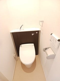 【トイレ】 | シャロル東福山 | 清潔感のあるトイレです