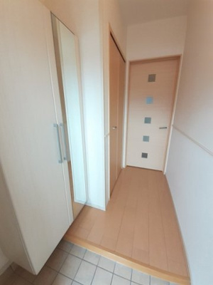 【玄関】 | アンソレイユＢ | 毎日通る玄関はこちらです