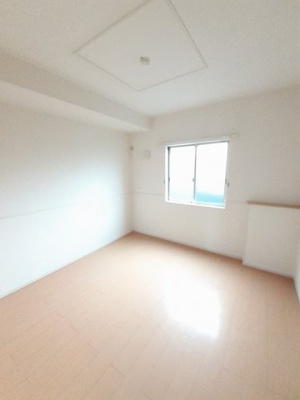 【内装】 | アンソレイユＢ | 明るい色調の室内です