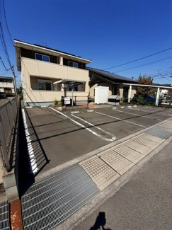 【駐車場】 | ガーデンハウス曙 | 車をお持ちの方に嬉しい駐車場付きの物件です