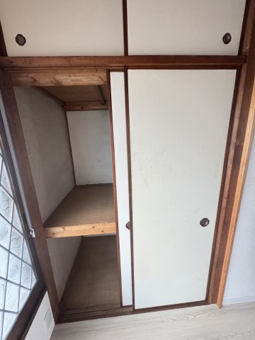 テラス　神戸市須磨区離宮前町の収納