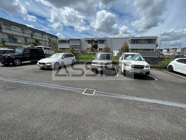 オークハイツの駐車場
