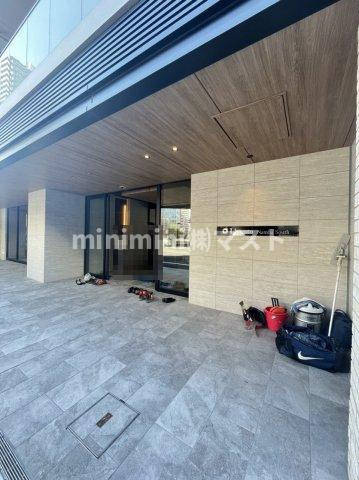 リヴェント難波サウスのエントランス
